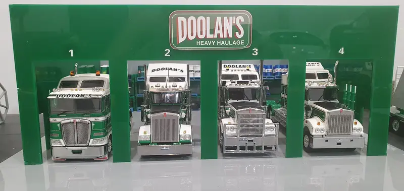 1:50 Scale Acrylic 4-Bay Workshop Diorama – Doolans Edition 1