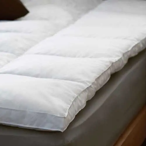 Full-Size Down Alternative Mattress Topper – Machine-Washable Comfort Layer 1