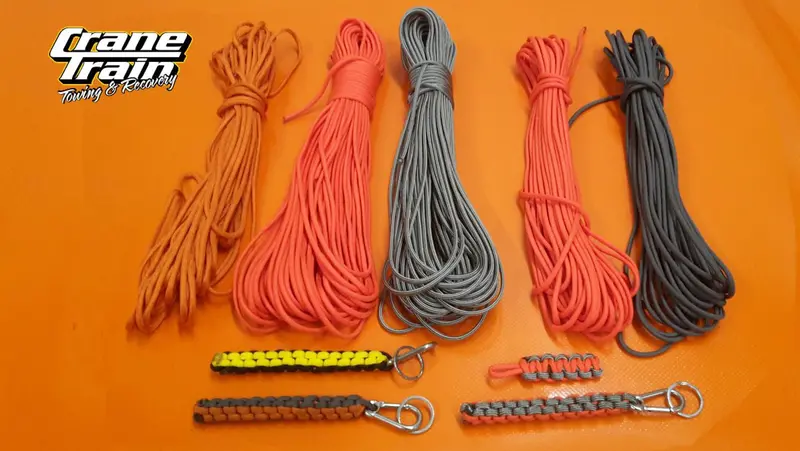 Paracord Survival Bracelet/Keyring – Thin Yellow Line Style 1